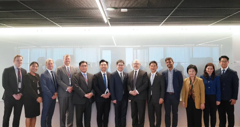 ฉันทวิชญ์ นำทีมพาณิชย์เจรจา USABC-BCIU » The Mainstream