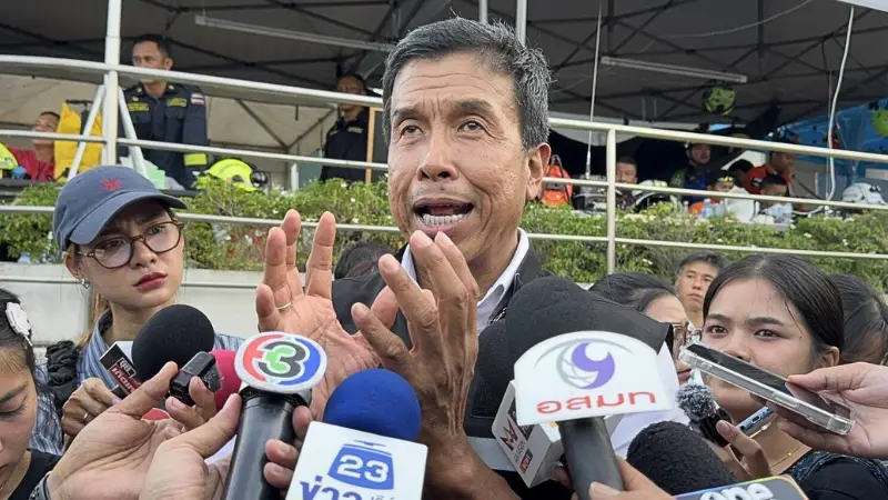 ชัชชาติ ลงพื้นที่ตรวจถนนสามเสน เทคอนกรีตกว่า 1500 ตันอุดรอยรั่ว » The Mainstream
