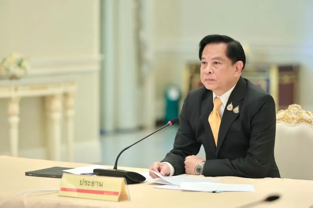 ดันพีระพันธุ์นั่งนายก » The Mainstream