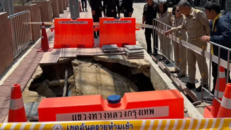 กรมทางหลวงชี้แจงสาเหตุทางเท้าทรุดบนถนนวิภาวดีรังสิต เกิดจากรอยต่อและน้ำเซาะชั้นดิน