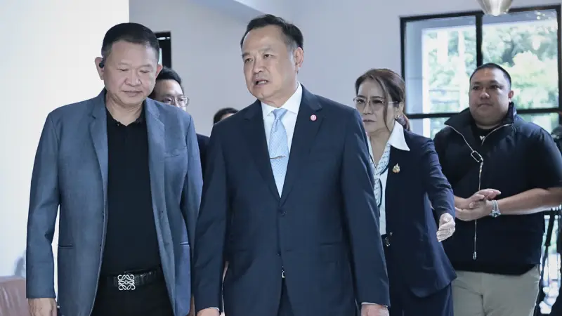 นายกฯ อนุทิน มอบอำนาจทหารเต็มที่ดูแลชายแดนไทย-กัมพูชา » The Mainstream