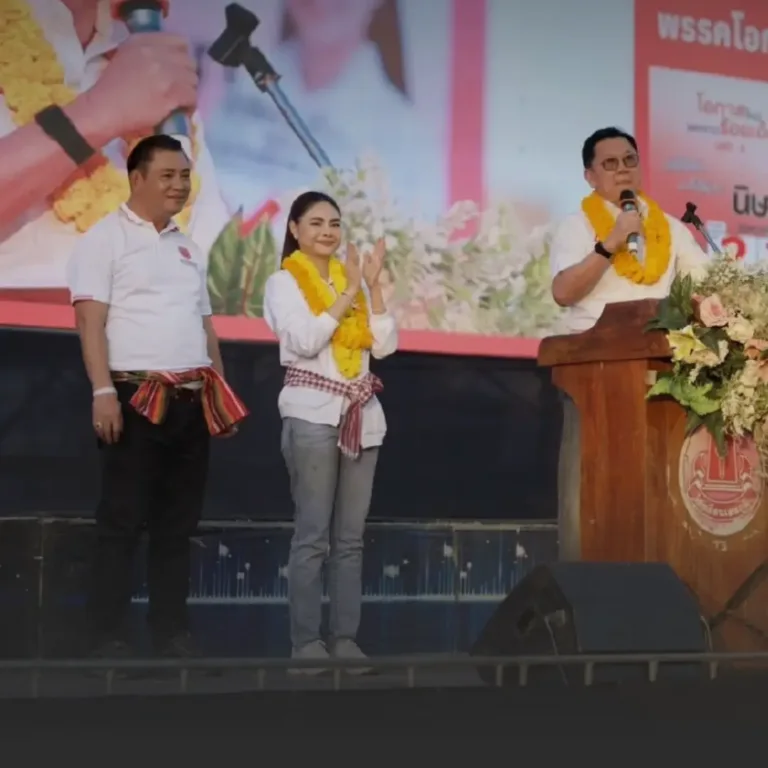 จตุพรนำโอกาสใหม่ปราศรัยร้อยเอ็ด ดันคนรุ่นใหม่ชูทางรอดประเทศ