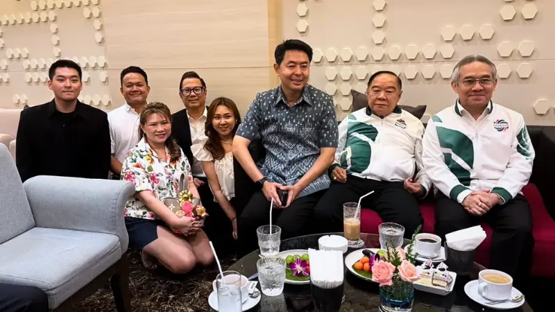 ลุงป้อม โผล่พัทยาประชุม 140 สสพลังประชารัฐ » The Mainstream