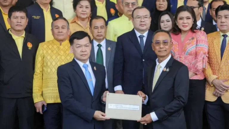 105 ส.ว. ยื่น ป.ป.ช. เอาผิด “ทวี – อธิบดีดีเอสไอ” ฐานละเว้นการปฏิบัติหน้าที่