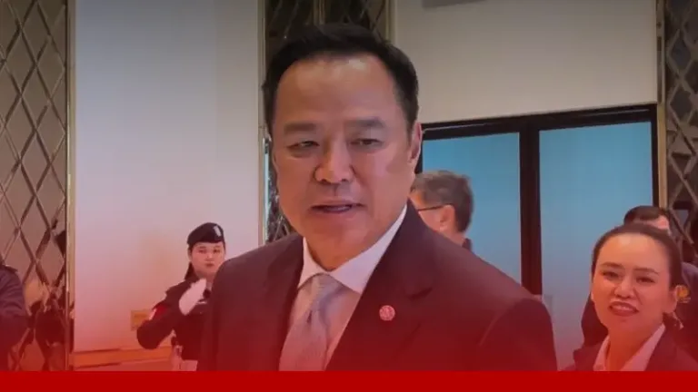 นายกฯ ลงพื้นที่สุรินทร์ ติดตามสถานการณ์ชายแดน ปัดตอบปมอภัยโทษ “ทักษิณ”