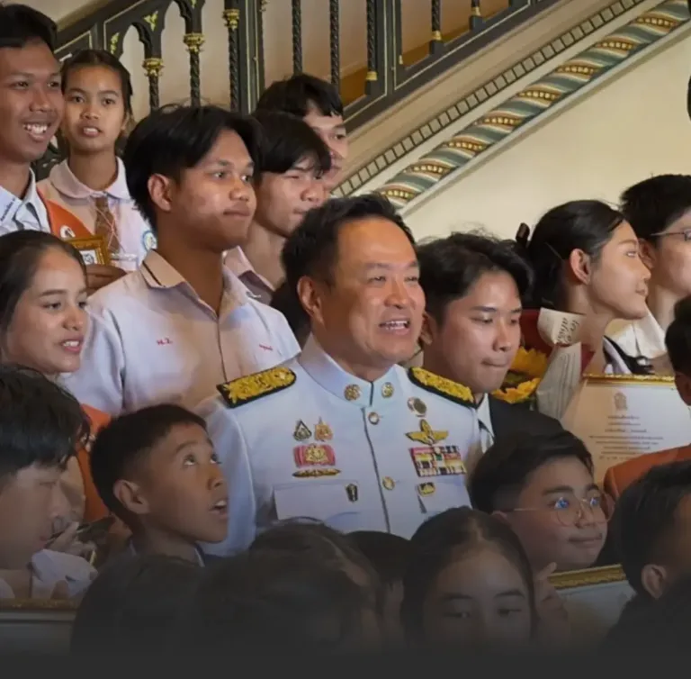 “อนุทิน” เปิดตึกไทยคู่ฟ้า เด็กๆ รุมขอถ่ายรูป บรรยากาศคึกคักรับวันเด็ก