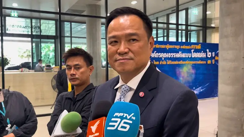 อนุทินเข้ารัฐสภา ปิดปากเงียบเมื่อถูกถามปมซิโนไทยเอี่ยวถนนทรุด » The Mainstream