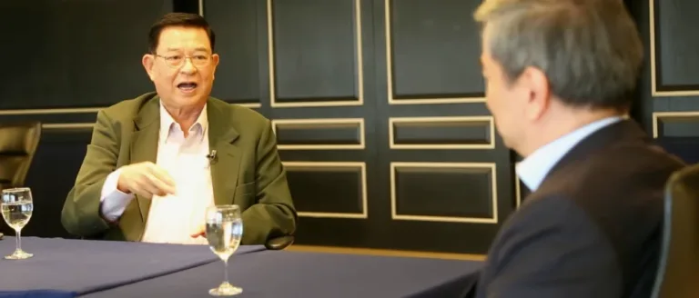 อภิสิทธิ์ ชี้สังคมกังขาคำพิพากษา กรณี ทรูฟ้อง “พิรงรอง” ย้ำหนังสือเตือนเอกชน ออกในนามสำนักงานฯ ตามอำนาจหน้าที่คุ้มครองผู้บริโภค มิใช่ส่วนบุคคล 